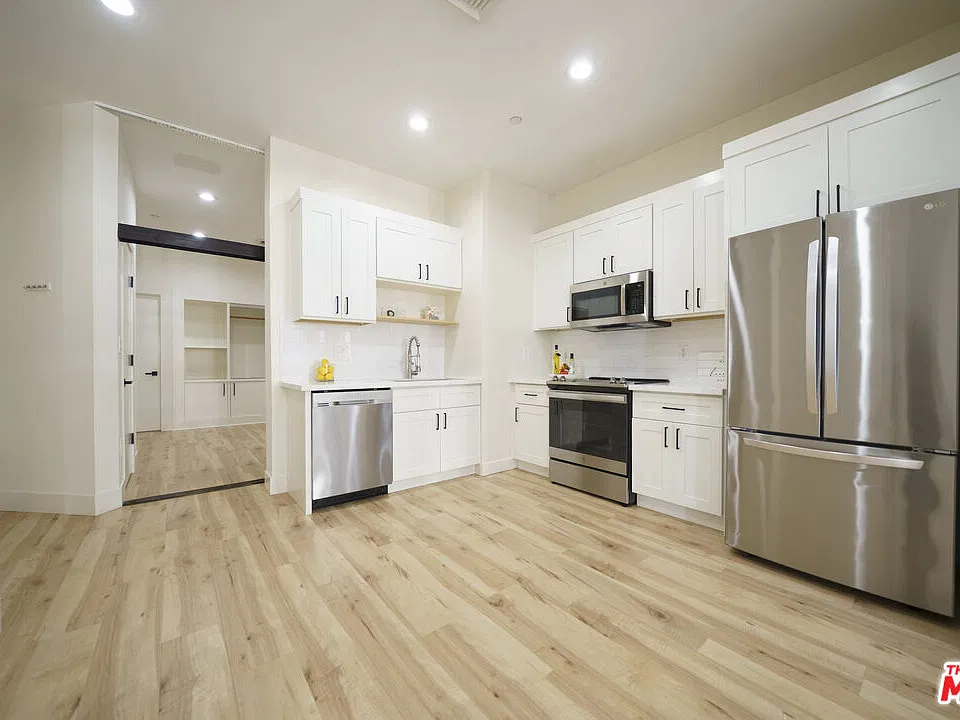 3810 Wilshire Blvd #804