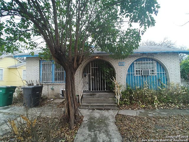 1st image of 301 Kendalia Ave