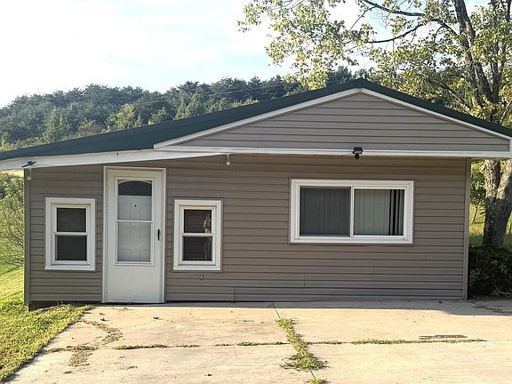 2nd image of 157 Oak Hollow Rd