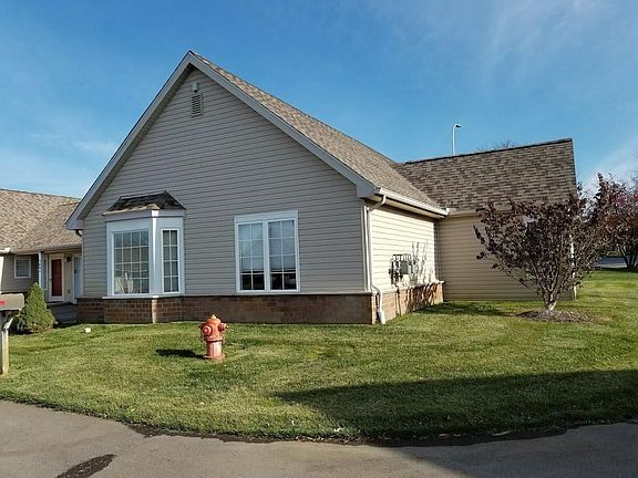 2nd image of 542 Lancaster Ct