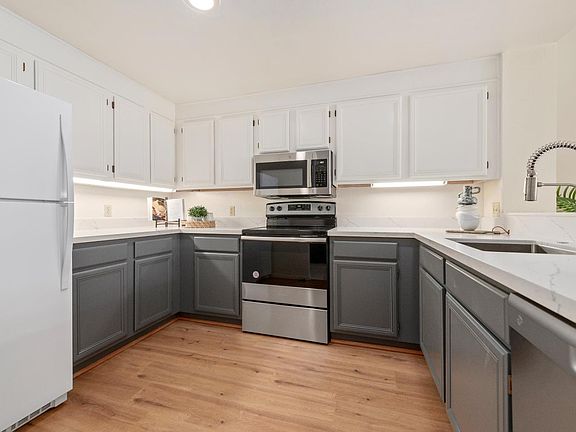 3rd image of 550 Ortega Ave APT B230