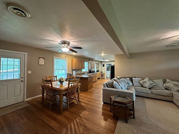 4th image of 203 Maddux Ave