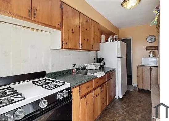 897 Mildred Ave — Photo 5