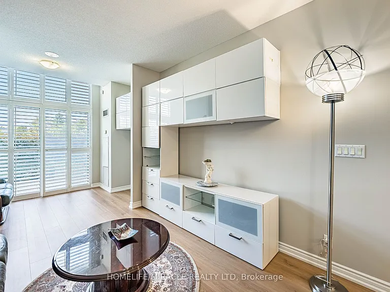 18 Harding Blvd #121 — Photo 20