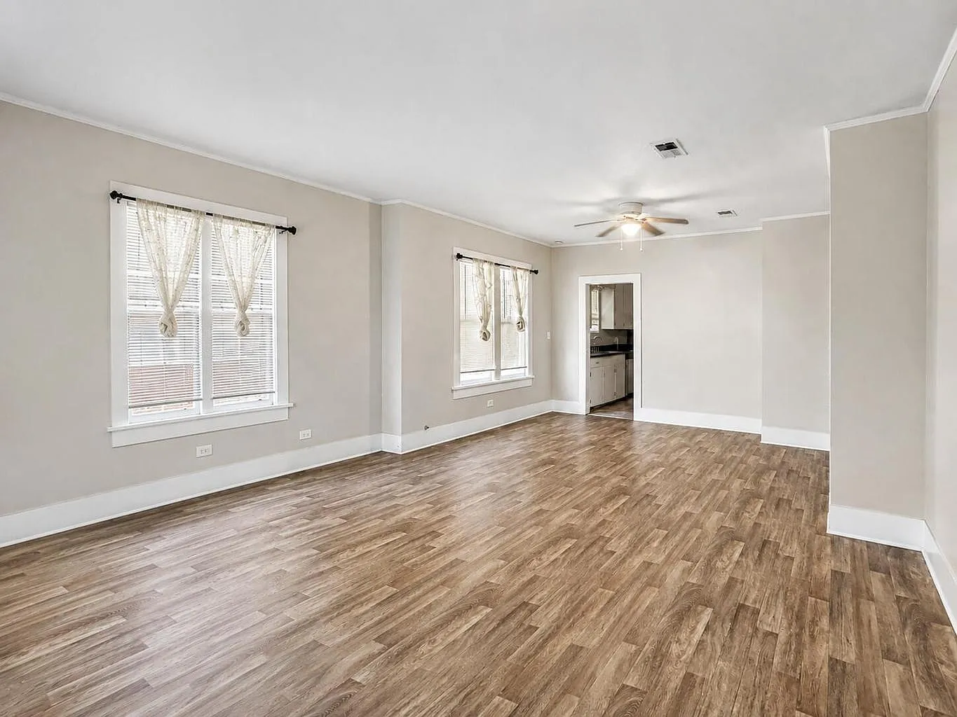 3 bed, 1500 sqft, $1,500 — Photo 3