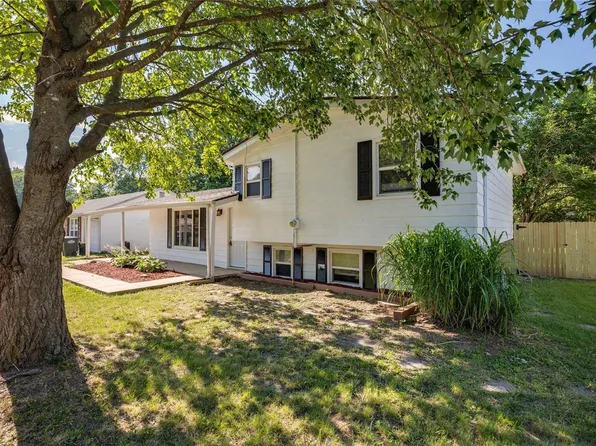 111 George St, Brighton, IL 62012