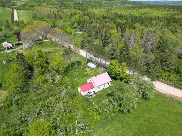 107 Upper Pembroke Rd, Colchester, NS B0N 2P0