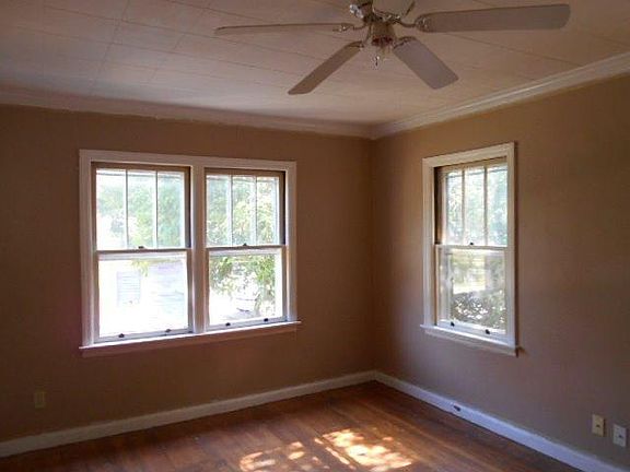 4th image of 6111 Erie Ave