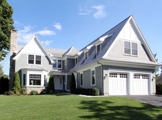 10 Ester Pl, Old Greenwich, CT 06870