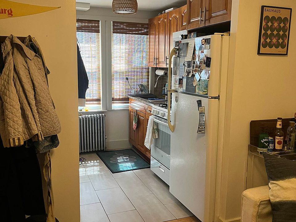 1st image of 239 N 5th St APT 1L
