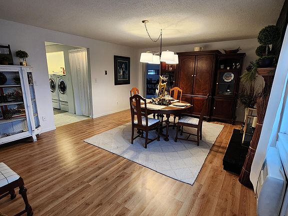 5th image of 2552 W Market St