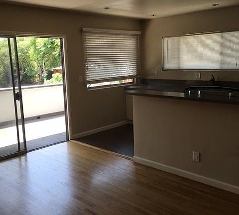 3rd image of 1212 N Formosa Ave APT 4