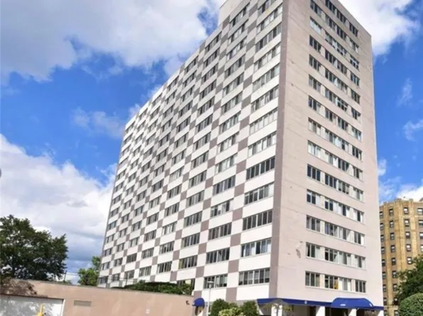 12520 Edgewater Dr APT 702, Lakewood, OH 44107