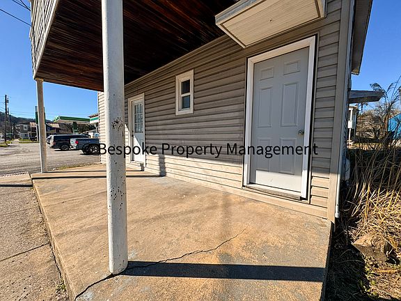 3rd image of 158 Main St Unit 3