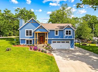 W984 White Oak Dr, East Troy, WI 53120