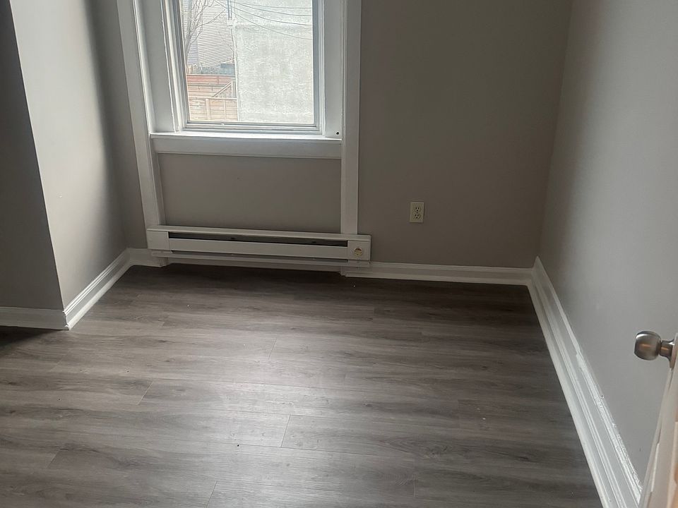 1st image of 1227 S 27th St #1