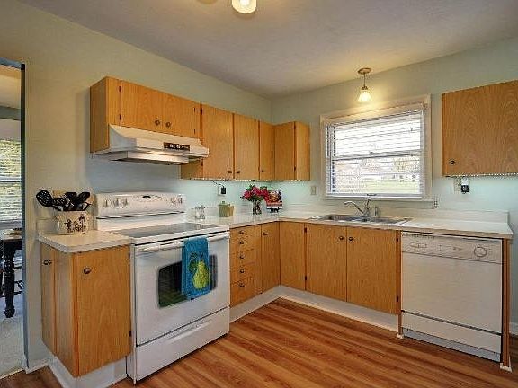 5th image of 220 Madero Dr