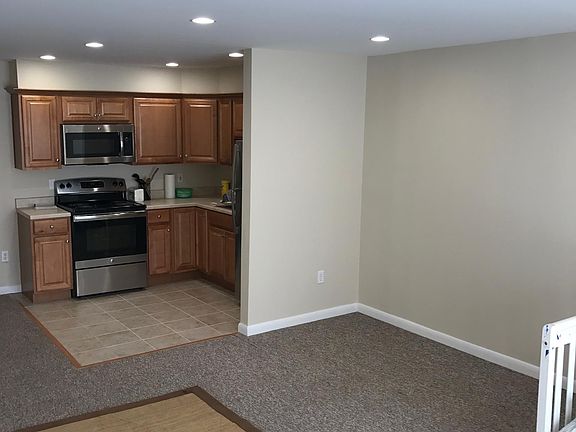 4th image of 244 West St APT B3