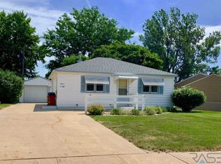 1108 S Tabbert Cir, Sioux Falls, SD 57103