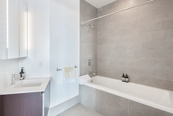 Rented by New Holland Residences | media 23