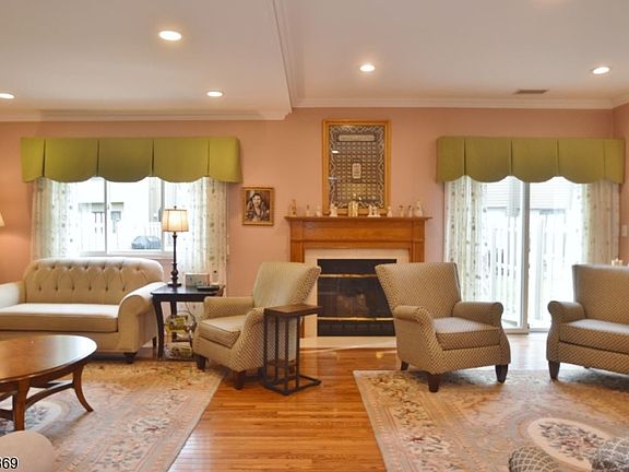 5th image of 110 Castle Ridge Dr