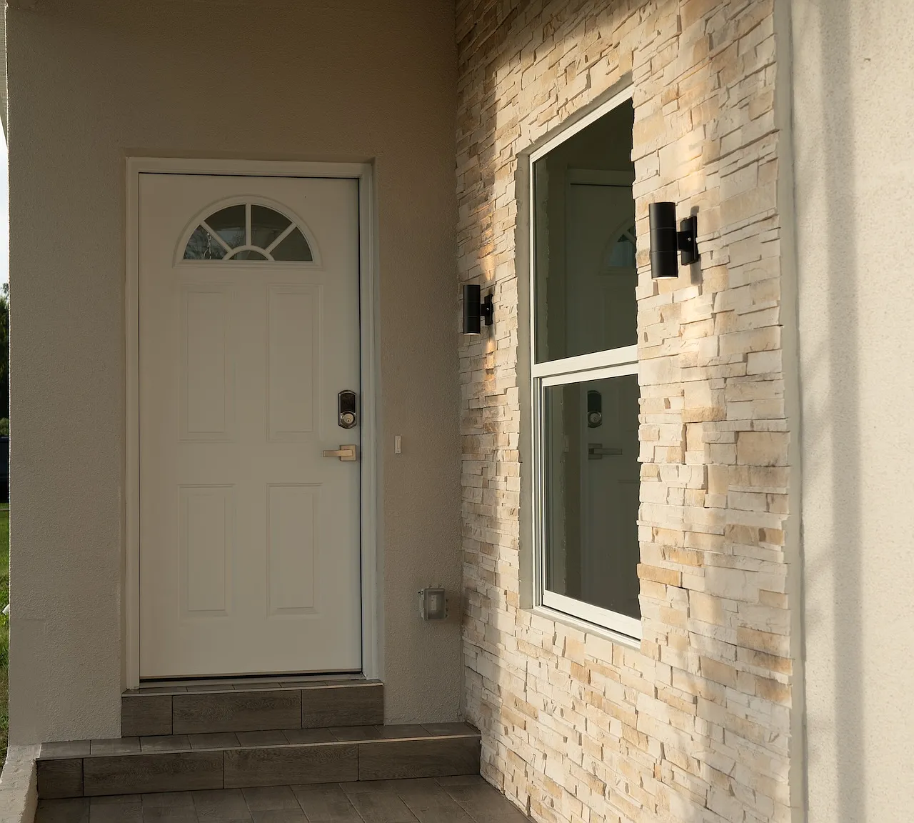 3 bed, 1100 sqft, $1,900 — Photo 2