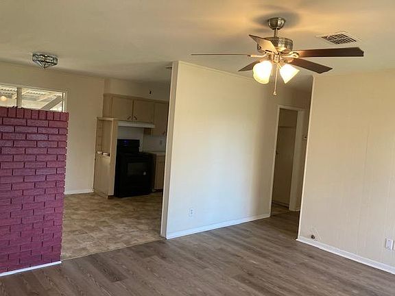 4th image of 3405 Mistletoe Ave