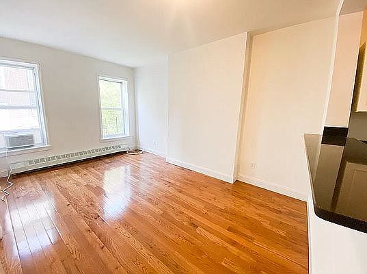 3rd image of 1352 Herkimer St #2