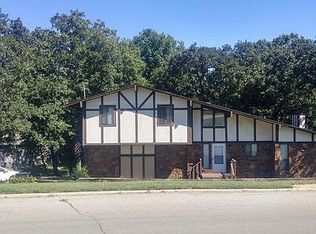 4601 S Linwood Dr, Sand Springs, OK 74063