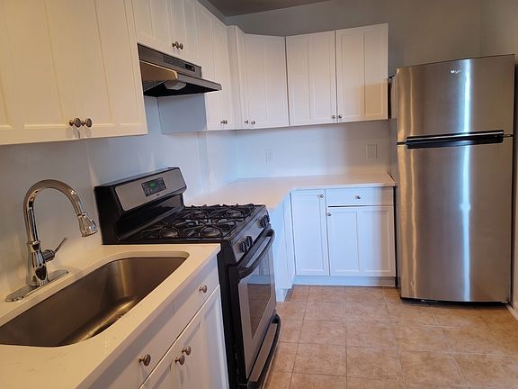 2nd image of 135 Westwood Ave Floor 2