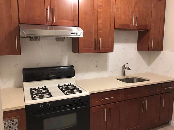 2nd image of 10831 Roosevelt Ave