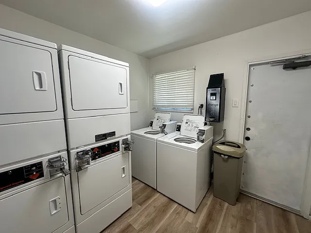4038 1/2 Manhattan Beach Blvd — Photo 11