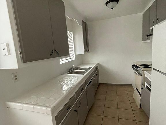 2nd image of 1040 E Grand Ave #19-G