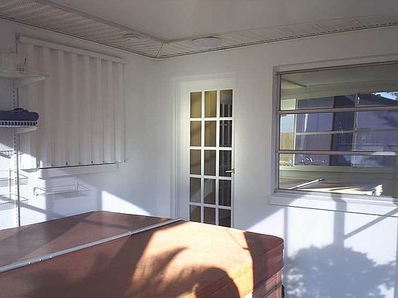 4th image of 1431 Canterbury Dr