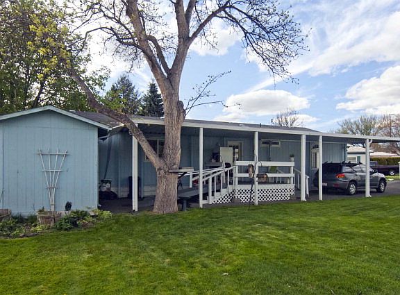 4th image of 1433 SE Chickadee Ln