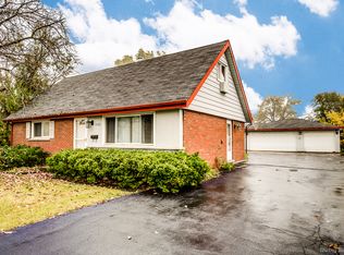 7133 Dover St, Bridgeview, IL 60455