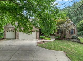 2850 Woodson Dr, Columbia, IL 62236