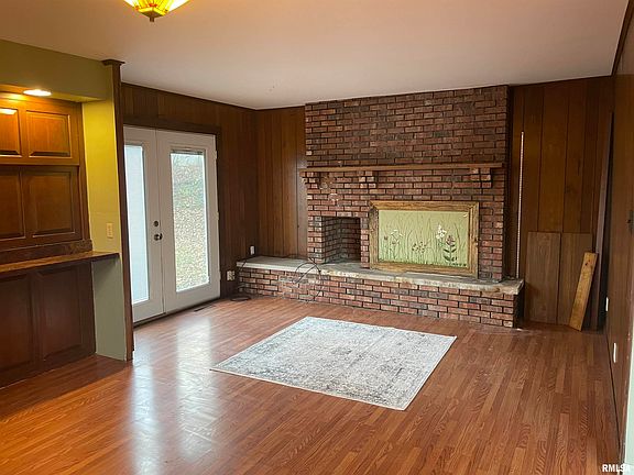 5th image of 214 W Monroe St