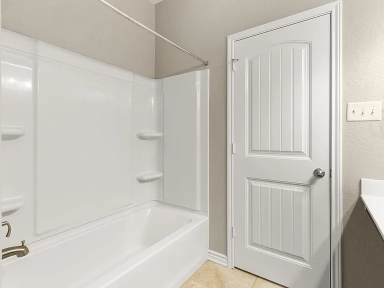 2073 Oxbow Cir — Photo 15