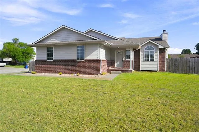 3 bed, 1746 sqft, $1,700 — Photo 1