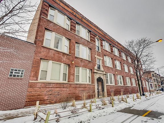 2nd image of 3942 N Clarendon Ave APT 2S
