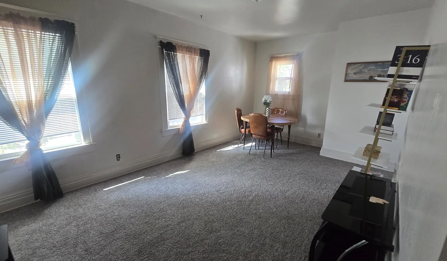 511 W Jefferson Blvd - 1 — Photo 2