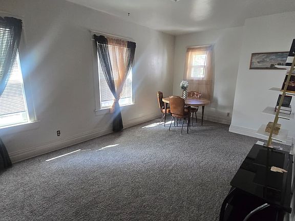 2nd image of 511 W Jefferson Blvd