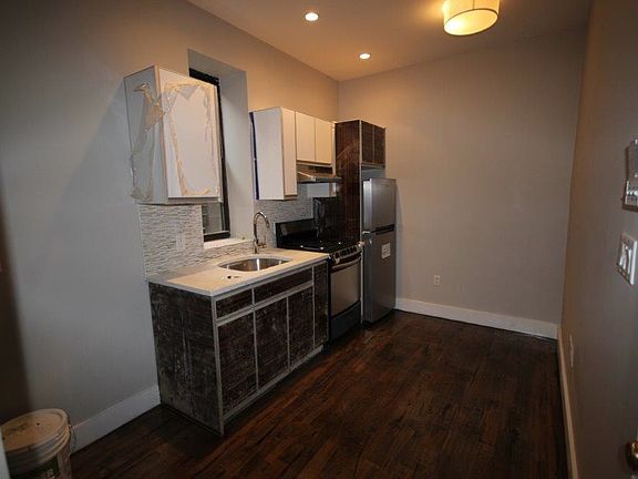 2nd image of 142 Scholes St #2AARR