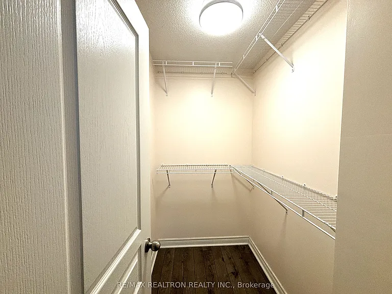 511 William Forster Rd — Photo 27