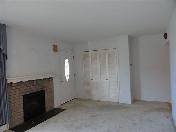 3rd image of 2702 Raymond Ave