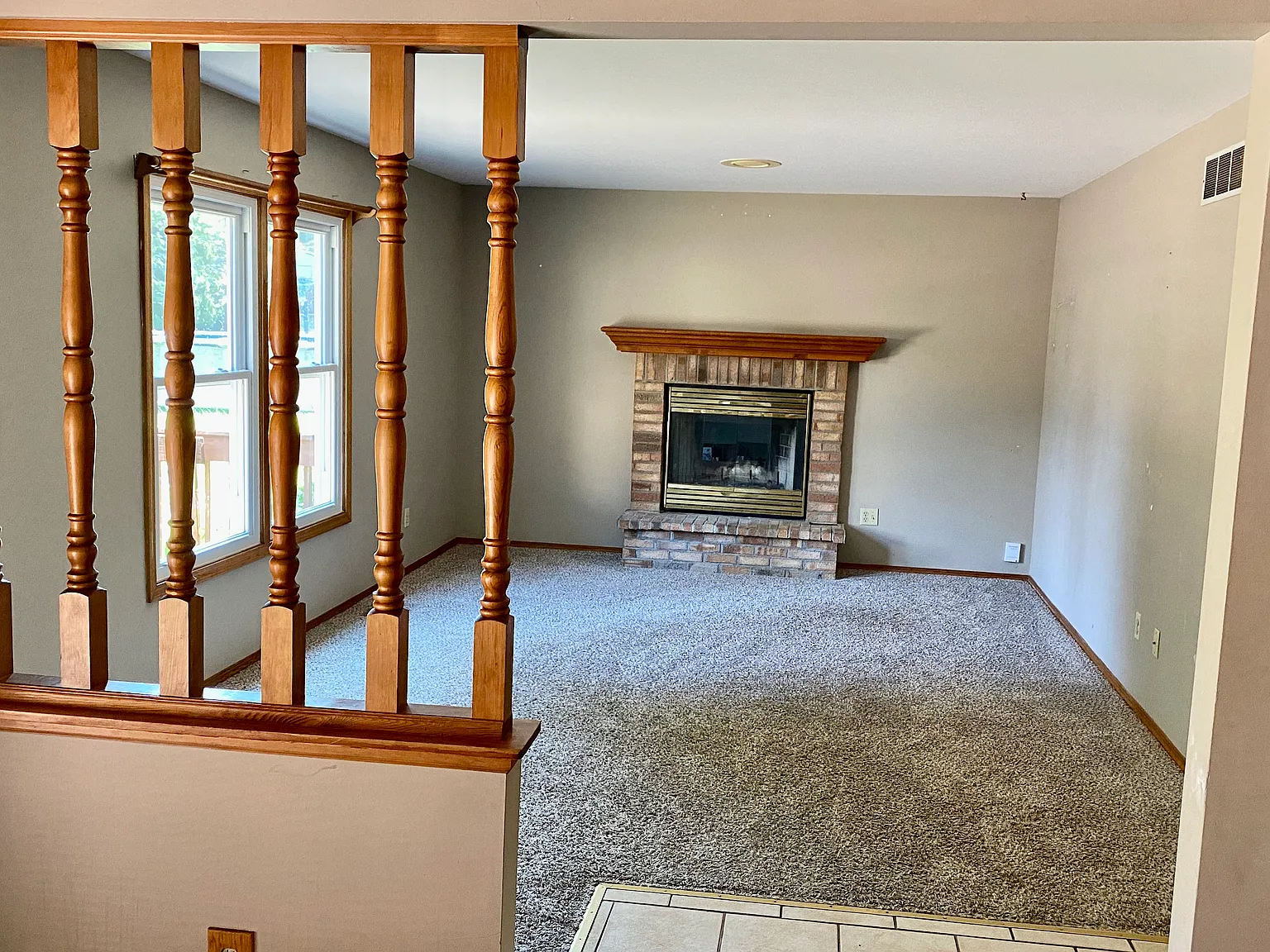 1814 Larson Ave — Photo 2