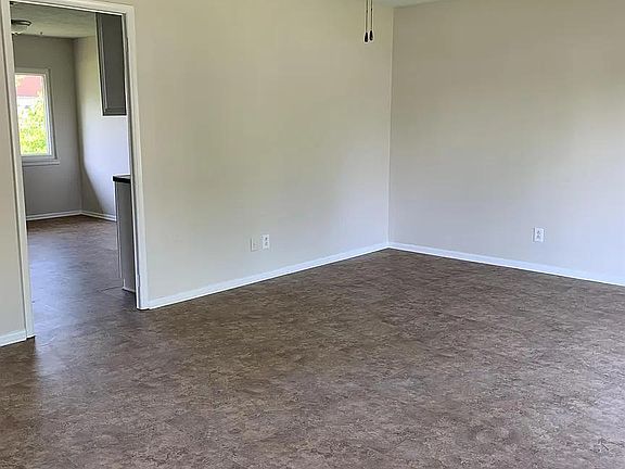 5th image of 2120 Biscayne Dr