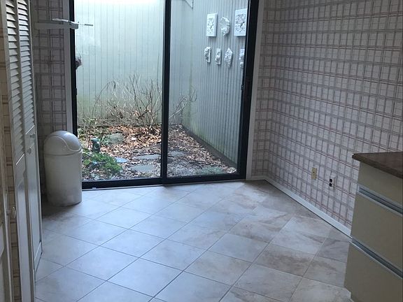 3rd image of 110 Estate Dr #110
