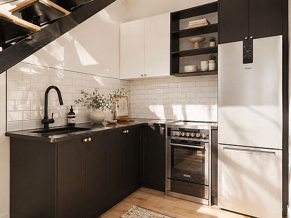 4th image of 1267 Herkimer St #4B